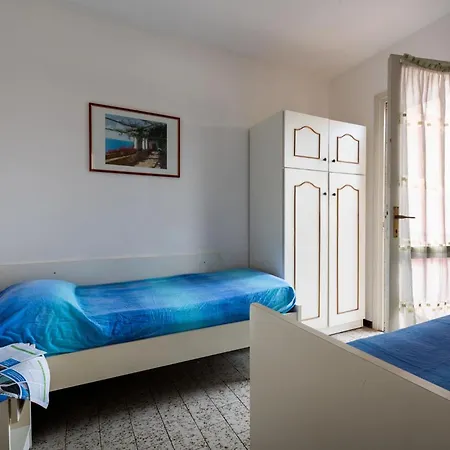 Cozy With Private Fenced Garden And Pool Apartmán Bibione