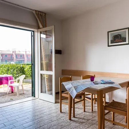 Apartman Cozy With Private Fenced Garden And Pool Bibione