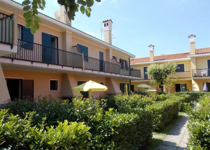 Cozy With Private Fenced Garden And Pool Lejlighed Bibione