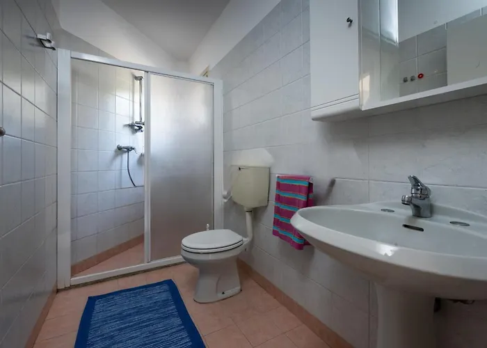 Cozy With Private Fenced Garden And Pool Lejlighed *