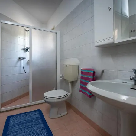 Cozy With Private Fenced Garden And Pool Apartman *