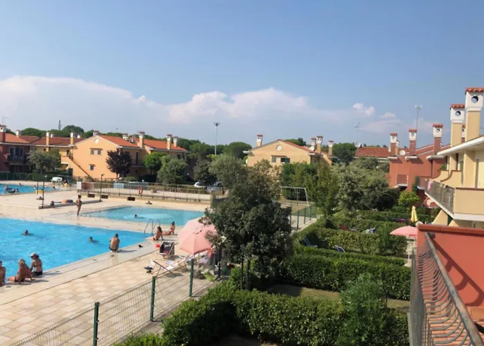 Apartmán Cozy With Private Fenced Garden And Pool Bibione
