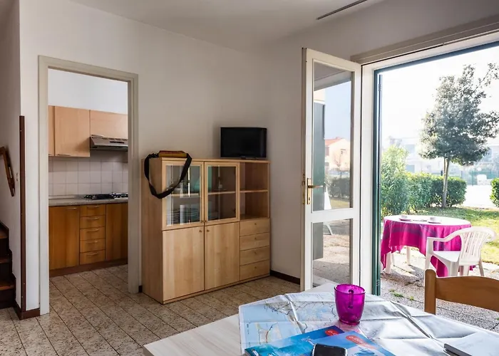 Appartamento Cozy With Private Fenced Garden And Pool Bibione